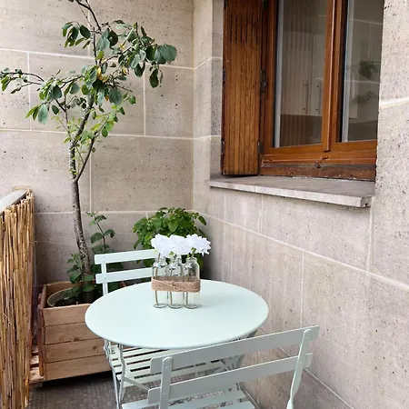 Apartament Charmant Studio Loggia Metro 3pers Wifi *